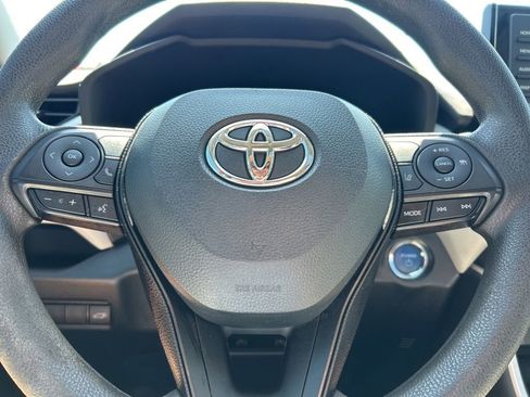 Used 2022 Toyota RAV4 XLE w/ Convenience Package AWD/4WD image 24