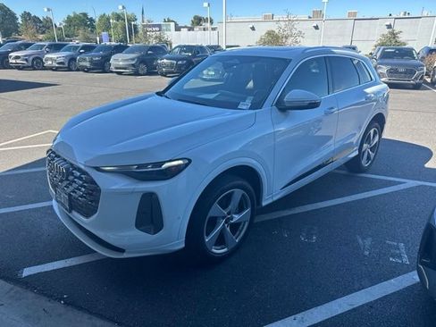 Used 2025 Audi Q5 Premium Plus w/ Premium Plus AWD/4WD image 4