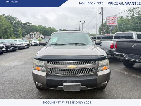 Used 2011 Chevrolet Suburban LT w/ Luxury Package AWD/4WD image 7