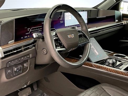 Used 2025 Cadillac Escalade Sport Platinum image 14