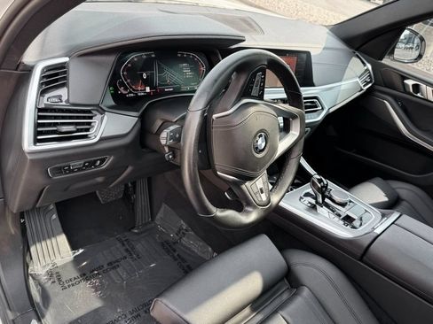 Used 2022 BMW X5 xDrive40i w/ Parking Assistance Package AWD/4WD image 18