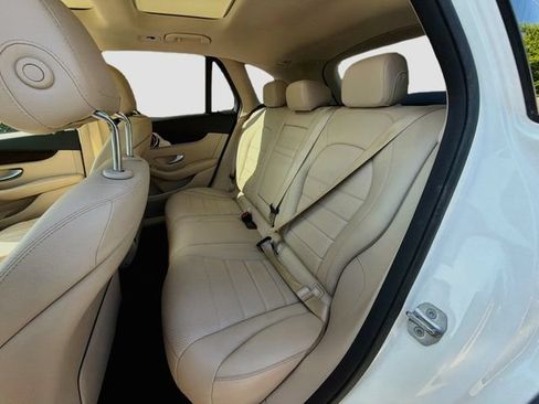 Used 2021 Mercedes-Benz GLC 300 image 20