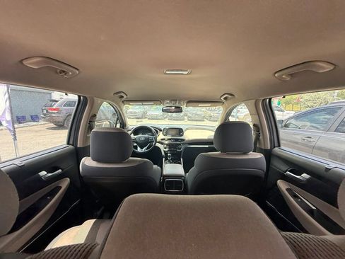 Used 2019 Hyundai Santa Fe SEL FWD image 9