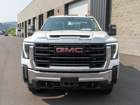 Used 2024 GMC Sierra 2500 Pro w/ Convenience Package AWD/4WD image 2