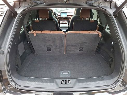 Used 2023 Lincoln Aviator Reserve w/ Equipment Group 201A image 31