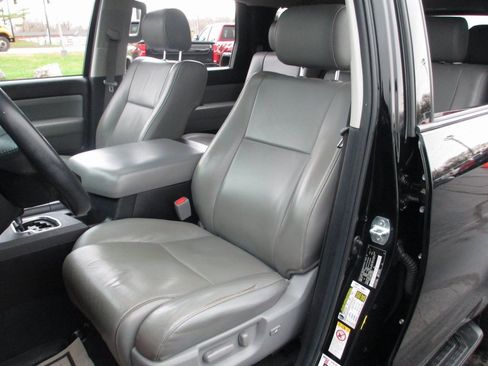 Used 2022 Toyota Sequoia SR5 w/ Premium Package image 19