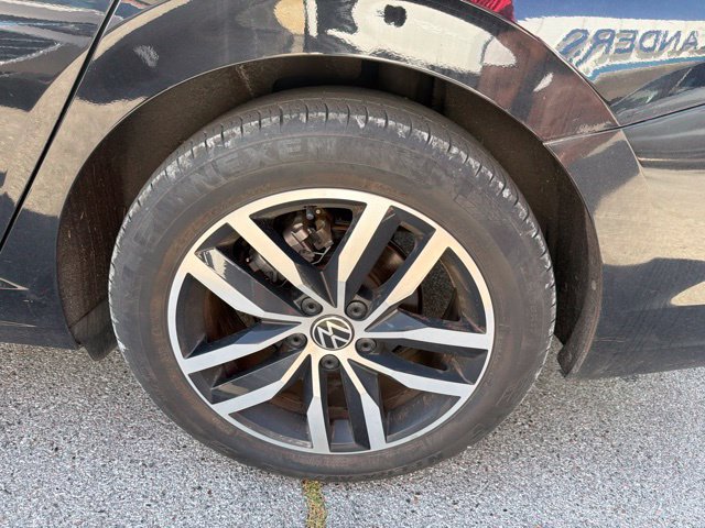 Used 2025 Volkswagen Jetta SE FWD image 14