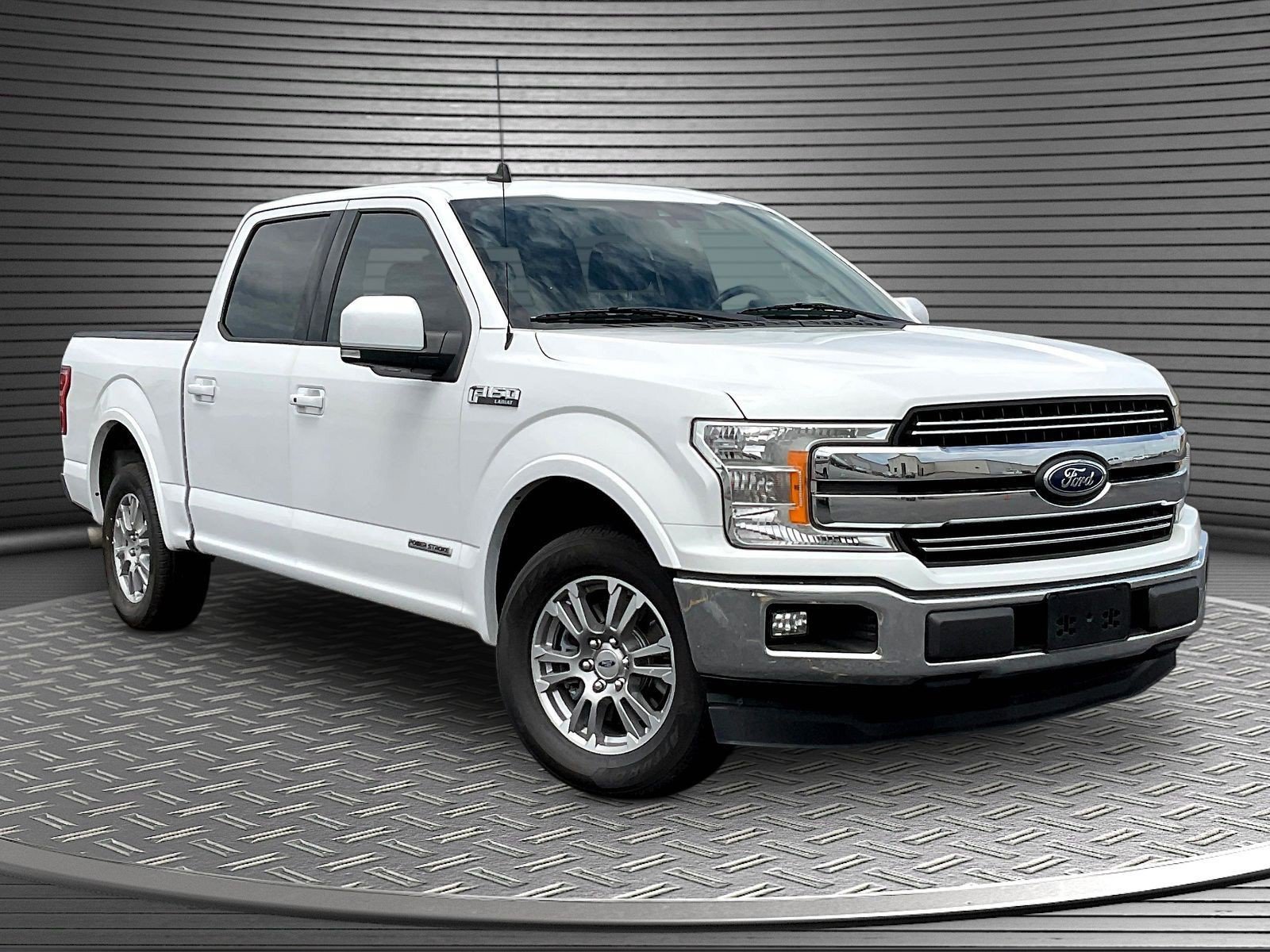 Used 2019 Ford F150 Lariat w/ Trailer Tow Package RWD image 1