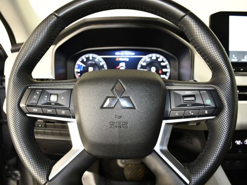 Used 2024 Mitsubishi Outlander SEL AWD/4WD image 19