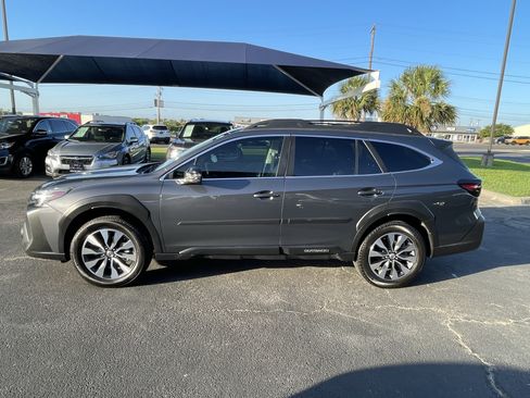Used 2023 Subaru Outback Limited AWD/4WD image 4