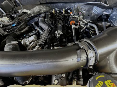 Certified 2022 Ford Expedition XLT RWD image 8