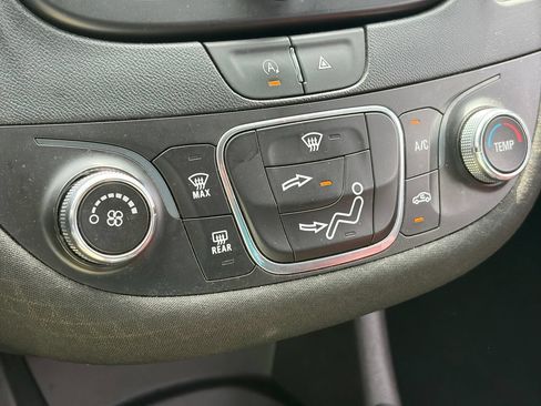 Used 2023 Chevrolet Malibu LS FWD image 9