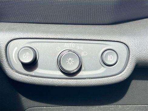 Used 2021 Chevrolet TrailBlazer RS w/ Technology Package image 10