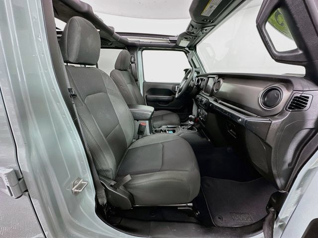 Used 2023 Jeep Wrangler Unlimited w/ Sun & Screen Package AWD/4WD image 30