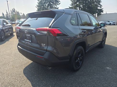 Used 2019 Toyota RAV4 XLE w/ Carpet Mat Package AWD/4WD image 7
