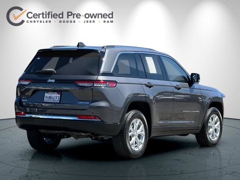 Used 2023 Jeep Grand Cherokee Limited AWD/4WD image 4