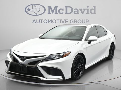 Used 2024 Toyota Camry XSE w/ Navigation Package FWD image 4