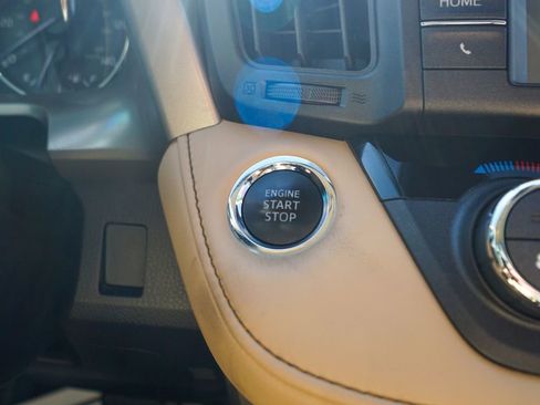 Used 2017 Toyota RAV4 Limited image 22