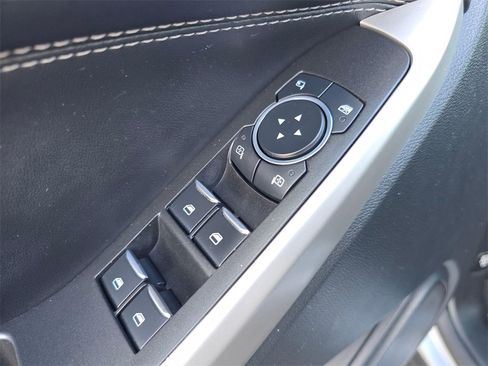 Used 2023 Ford Explorer Limited image 18