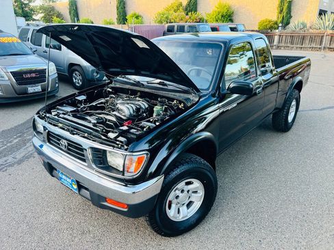 Used 1996 Toyota Tacoma 4x4 Xtracab V6 image 9