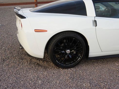 Used 2011 Chevrolet Corvette Coupe w/ 1LT RWD image 19