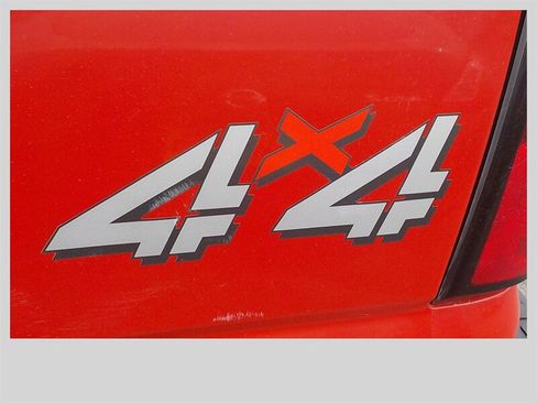 Used 2004 Chevrolet Silverado 2500 LS w/ Skid Plate Package image 24