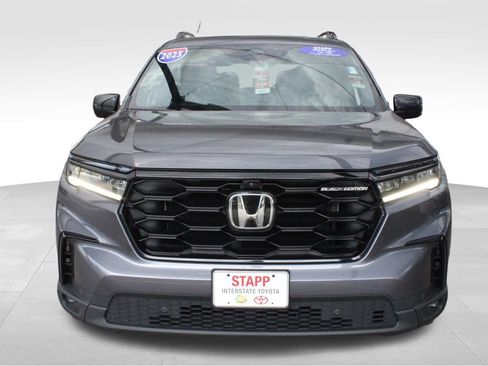 Used 2025 Honda Pilot Black Edition image 10