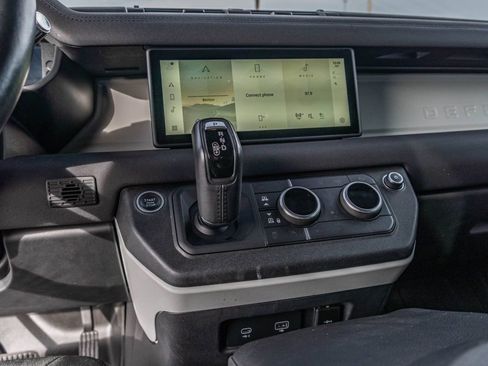 Used 2021 Land Rover Defender 90 First Edition image 10