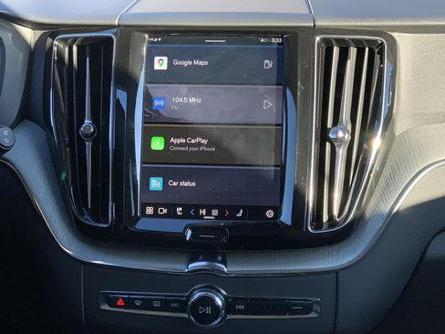 Used 2025 Volvo XC60 B5 Plus image 31