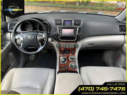 Used 2013 Toyota Highlander Limited image 30