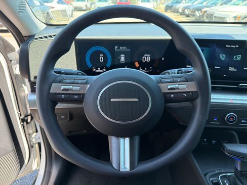 Used 2026 Hyundai Kona SE FWD image 24
