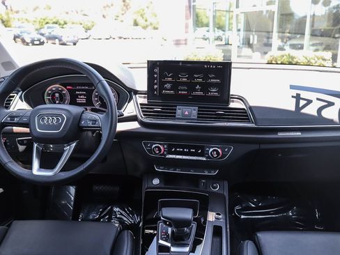 Used 2024 Audi Q5 e Premium Plus w/ Premium Plus Package AWD/4WD image 14