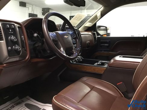Used 2017 Chevrolet Silverado 1500 High Country image 29