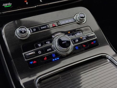 Used 2022 Lincoln Nautilus Reserve FWD image 20