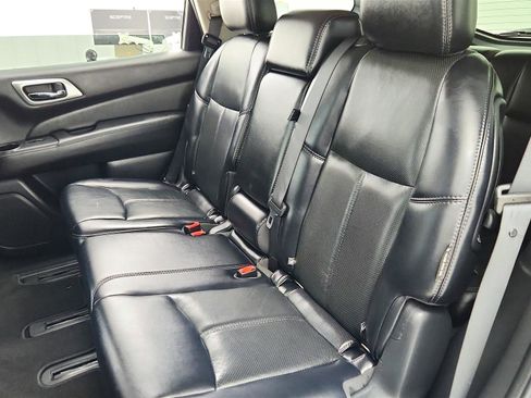 Used 2018 Nissan Pathfinder Platinum FWD image 38
