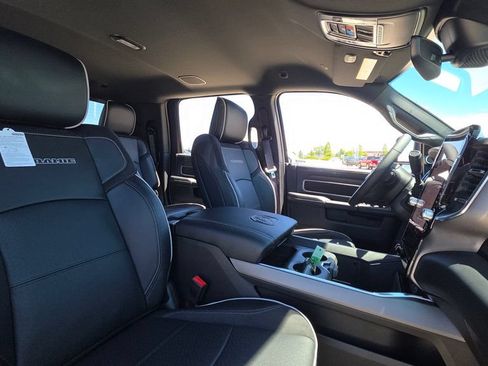 New 2026 RAM 2500 Laramie AWD/4WD image 12