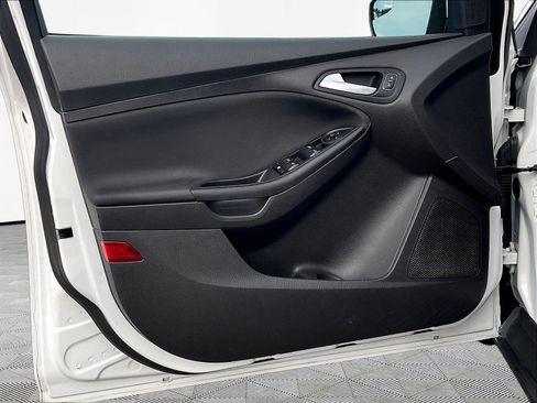 Used 2018 Ford Focus SE w/ Interior Protection Package FWD image 19