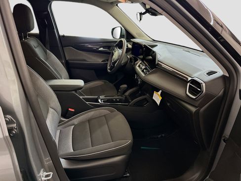 Used 2025 Chevrolet TrailBlazer LT image 31