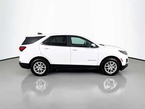 Used 2022 Chevrolet Equinox LT image 9