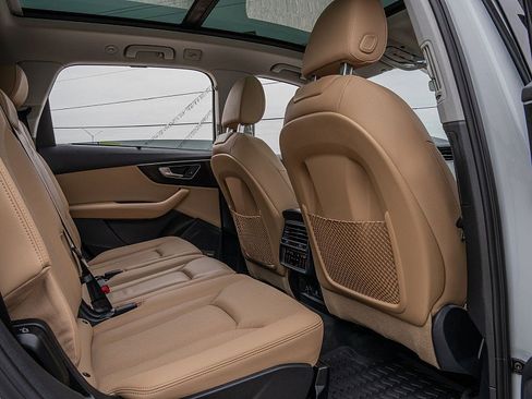 Used 2020 Audi Q7 3.0T Premium Plus w/ Premium Plus Package image 22