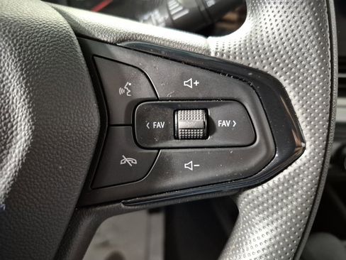 Certified 2025 Chevrolet Trax LS image 18