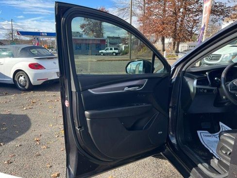 Used 2018 Cadillac XT5 Luxury w/ Driver Awareness Package FWD image 11