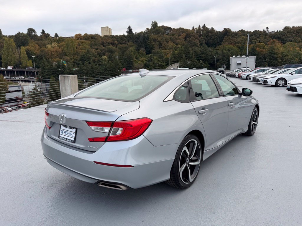 Used 2018 Honda Accord Sport image 3