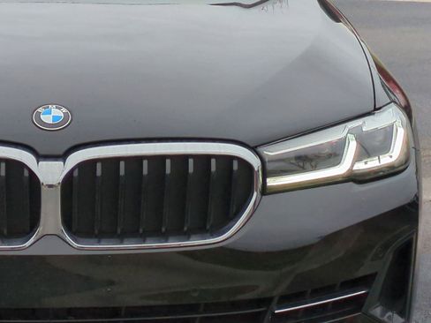 Used 2023 BMW 540i xDrive w/ Premium Package image 6