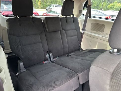 Used 2019 Dodge Grand Caravan SE image 10