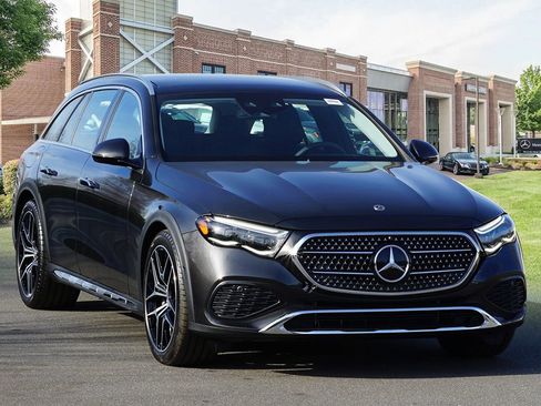 New 2026 Mercedes-Benz E 450 4MATIC All-Terrain Wagon image 3