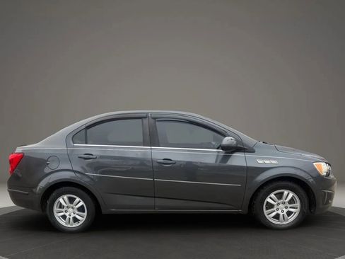 Used 2012 Chevrolet Sonic LT image 4
