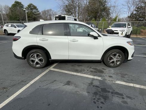 Used 2023 Honda HR-V EX-L image 12