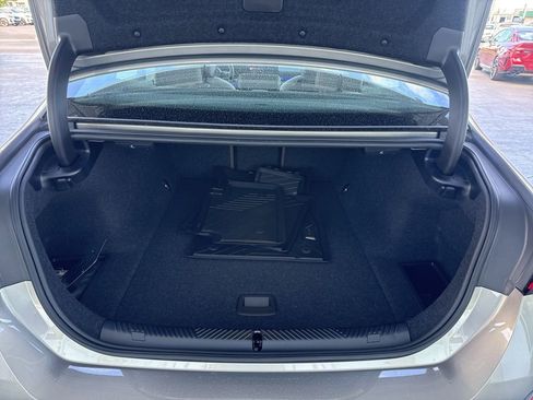 Used 2025 BMW i5 eDrive40i w/ M Sport Package RWD image 22