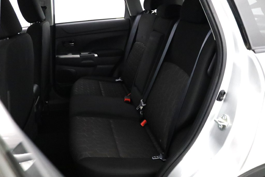 Used 2020 Mitsubishi Outlander Sport SE AWD/4WD image 13